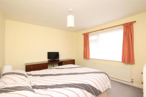 Bedroom 1.JPG