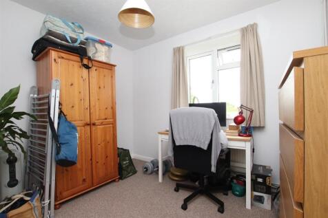 Bedroom 2.JPG