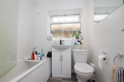Bathroom.JPG