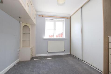 Bedroom 1.JPG