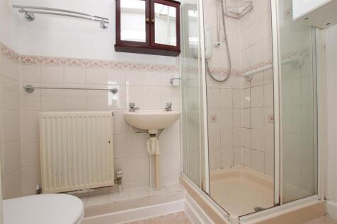 Ensuite.JPG