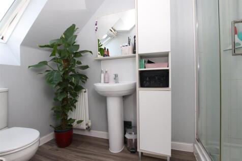 Ensuite.JPG