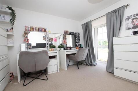 Bedroom 2_b.JPG