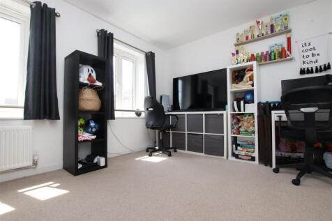 Bedroom 3_b.JPG