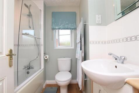 Bathroom.JPG