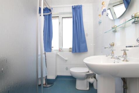 Wet Room.JPG