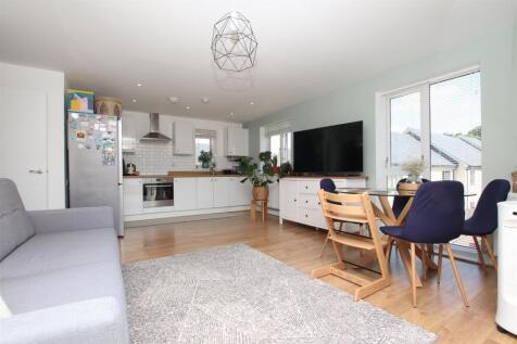 Open Plan Living Dining Kitchen.JPG