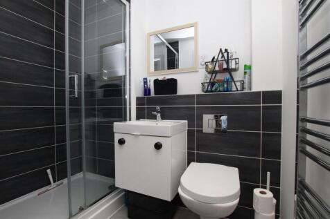 Ensuite.JPG