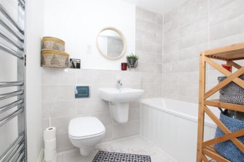 Bathroom.JPG