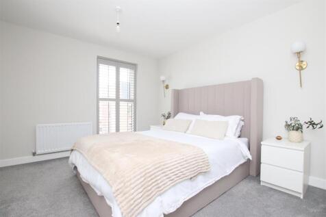 Bedroom 1.JPG