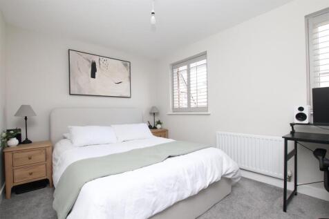 Bedroom 2.JPG