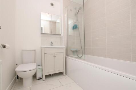 Bathroom.JPG