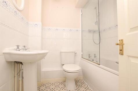 Bathroom.JPG
