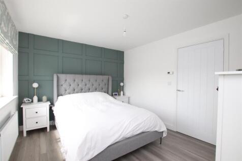 Bedroom 1.JPG