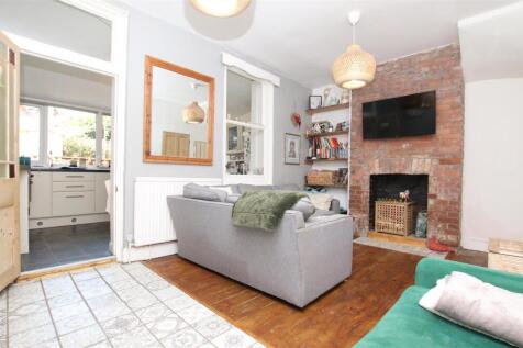 Living Room .jpg