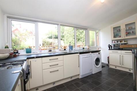 Kitchen 1.JPG