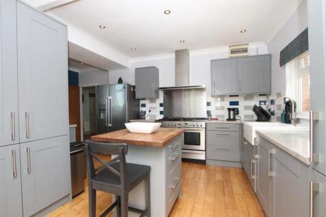 Kitchen_a.JPG