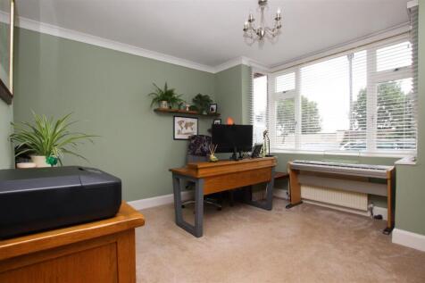 Bedroom 4.JPG