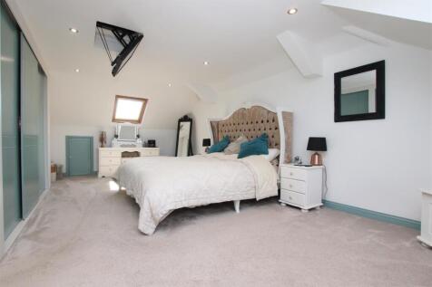 Bedroom 1.JPG