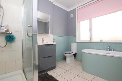 Bathroom.JPG