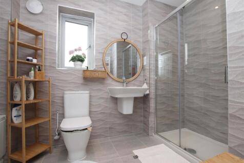Bathroom.JPG