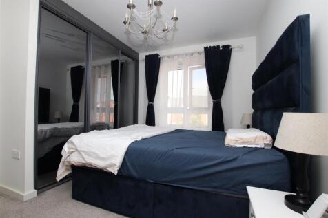 Bedroom 1.JPG