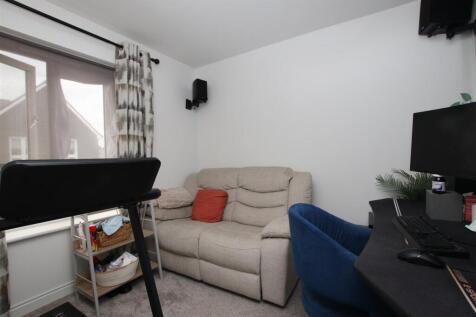 Bedroom 4.JPG