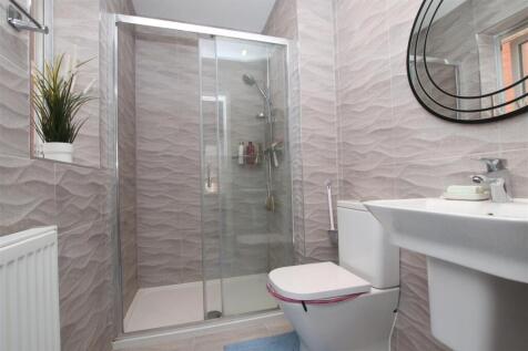Ensuite.JPG
