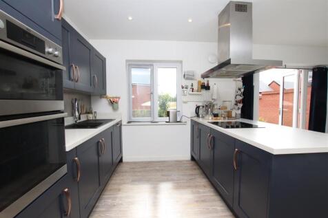 Kitchen area.JPG