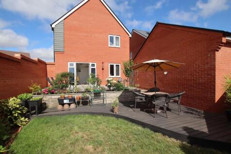 Rear Garden_.JPG