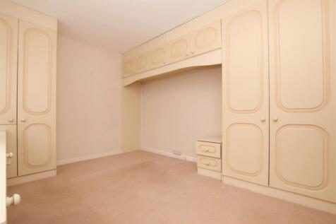 Bedroom 1_.JPG