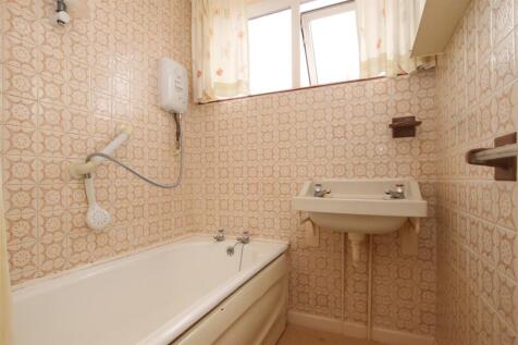 Bathroom.JPG