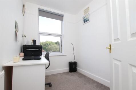 Bedroom 4.JPG