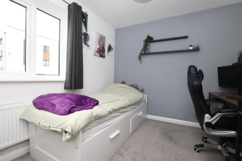 Bedroom 2.JPG