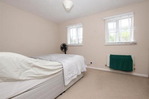 Bedroom 1.JPG