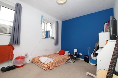 Bedroom 2.JPG