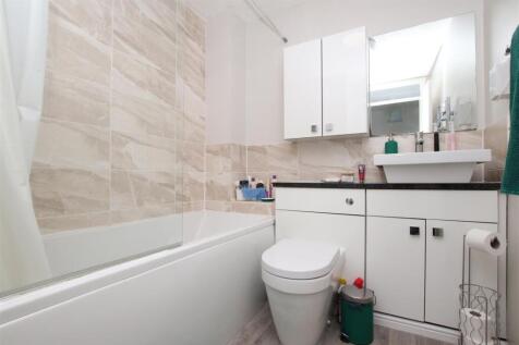 Bathroom.JPG