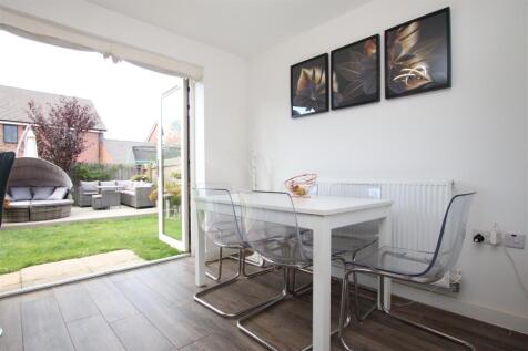 Dining Area.JPG