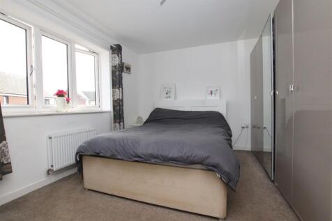 Bedroom 1.JPG