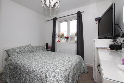 Bedroom 2.JPG