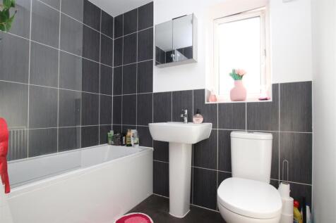 Bathroom.JPG