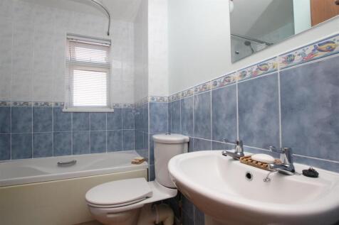 Bathroom.JPG