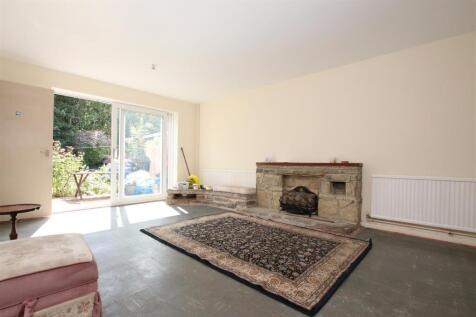 Living Room.JPG