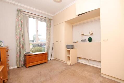 Bedroom 2.JPG
