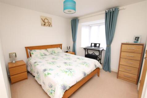 Bedroom 1.JPG