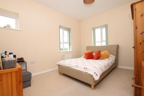Bedroom 2.JPG