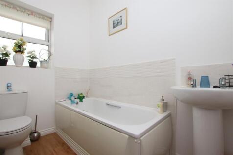 Bathroom.JPG