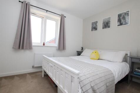 Bedroom 1.JPG