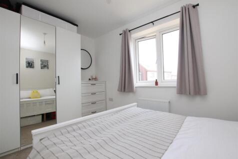 Bedroom 1a.JPG
