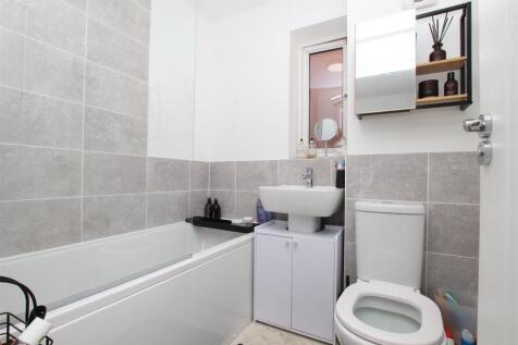 Bathroom.JPG